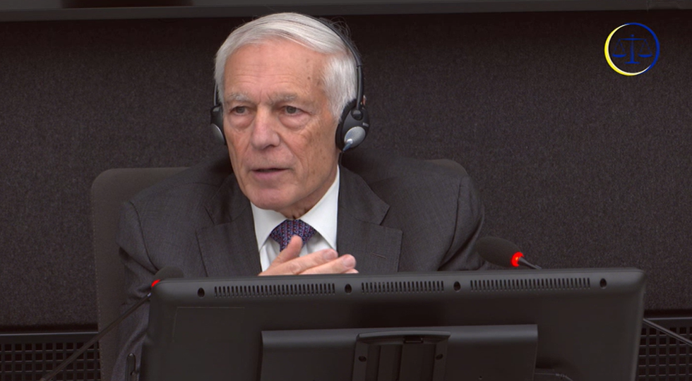 Gjenerali Wesley Clark dëshmon si dëshmitari i fundit në Hagë për Hashim Thaçin