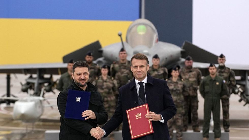 Zelensky dhe Macron nënshkruajnë deklaratë bashkëpunimi në mbrojtje