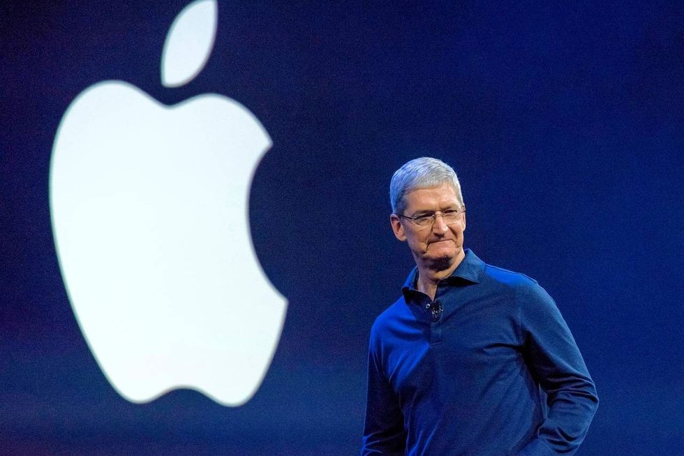 Tim Cook mund të largohet si CEO i Apple vitin e ardhshëm