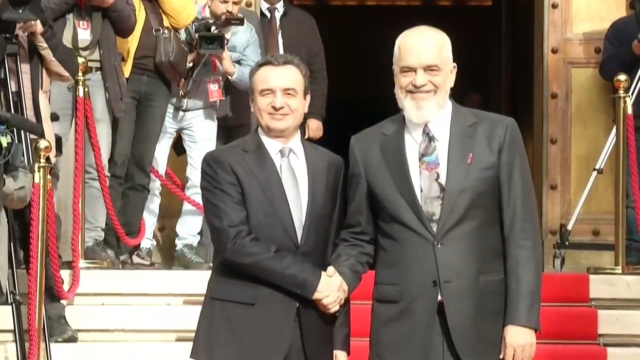 Rama priti Kurtin në Pallatin e Brigadave dhe komentoi ‘telenovelën’ e marrëdhënieve