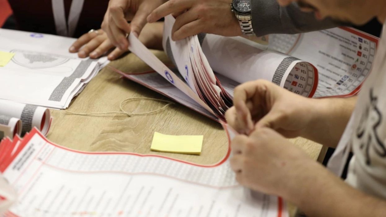 Aktakuzë në Prizren për blerje votash: 120 euro për votë, avokati paralajmëron dënim deri në 5 vjet