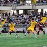 HMS Severn intercepton dy anije ruse pranë brigjeve të Mbretërisë së Bashkuar