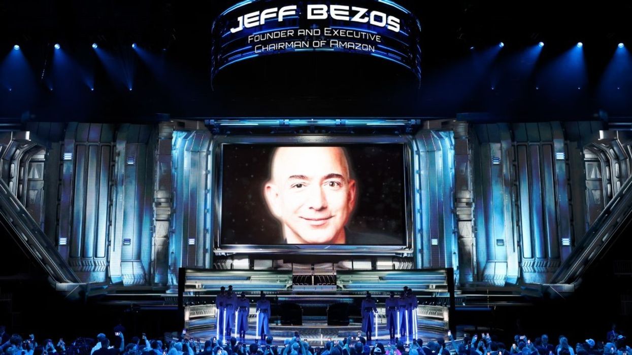 Jeff Bezos emërohet bashkë-CEO i një startup-i të Inteligjencës Artificiale