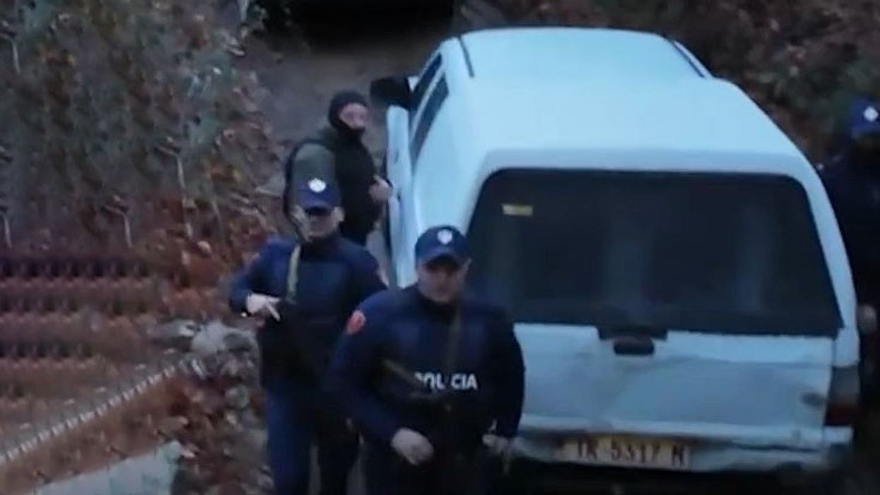 Orosh: Dy të armatosur dorëzohen pas rrethimit policor