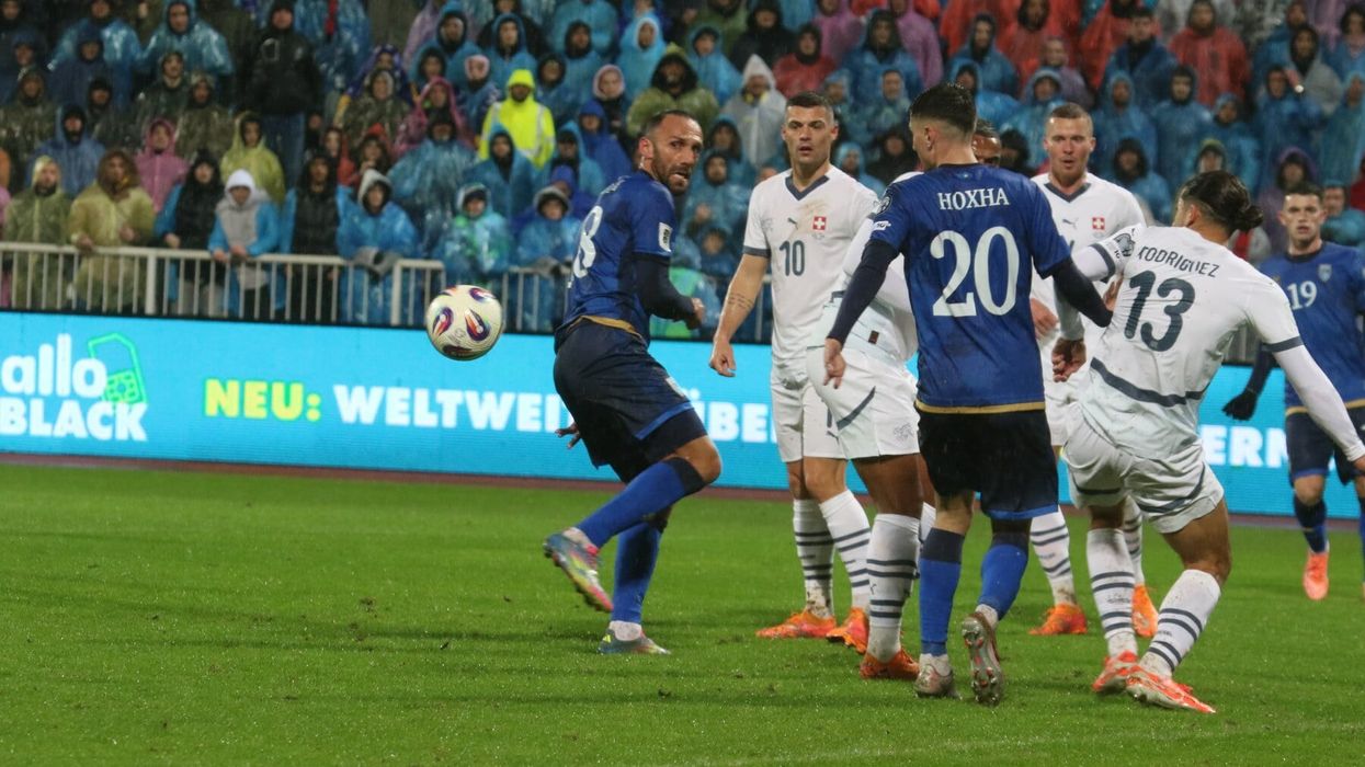 Ambasada e Zvicrës përshëndet ndeshjen miqësore Kosovë-Zvicër