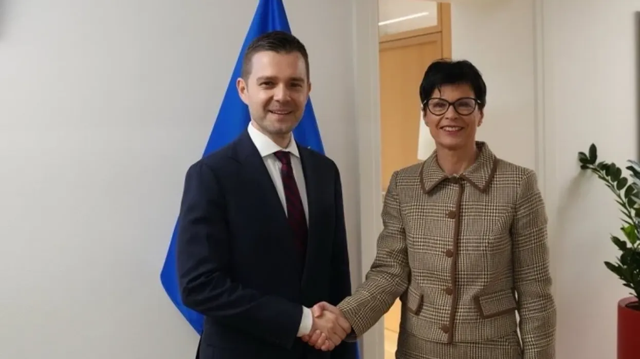 Muçunski takon komisaren evropiane për Zgjerim në Bruksel