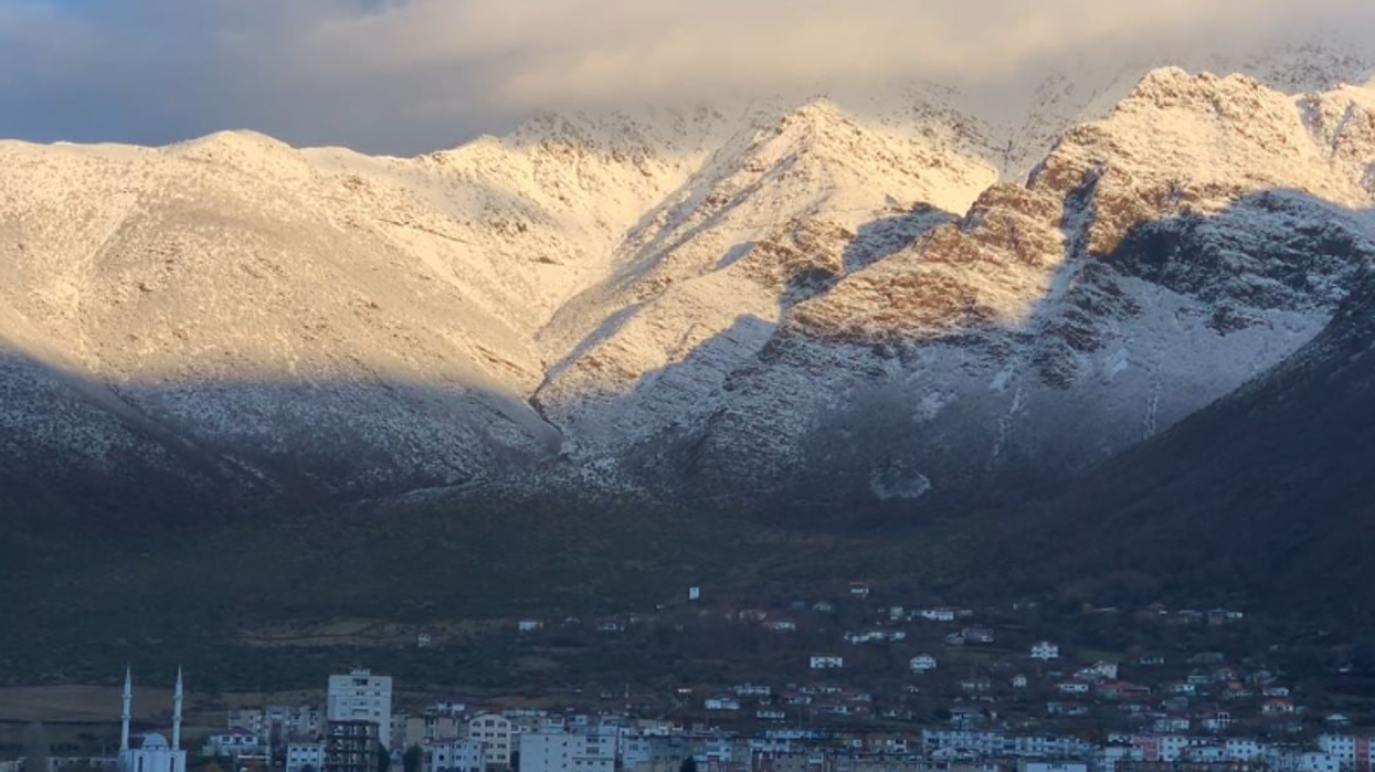 Bulqizë: Dëborë mbi 500 m dhe temperatura të ulëta, rrugët në përgjithësi pa probleme
