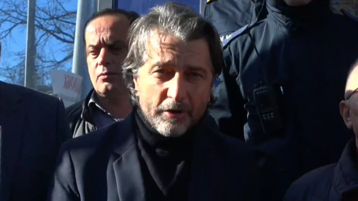 Kryetari i Prishtinës akuzon qeverinë për bllokadë të buxhetit; punëtorët e Trafikut Urban protestojnë për paga të papaguara