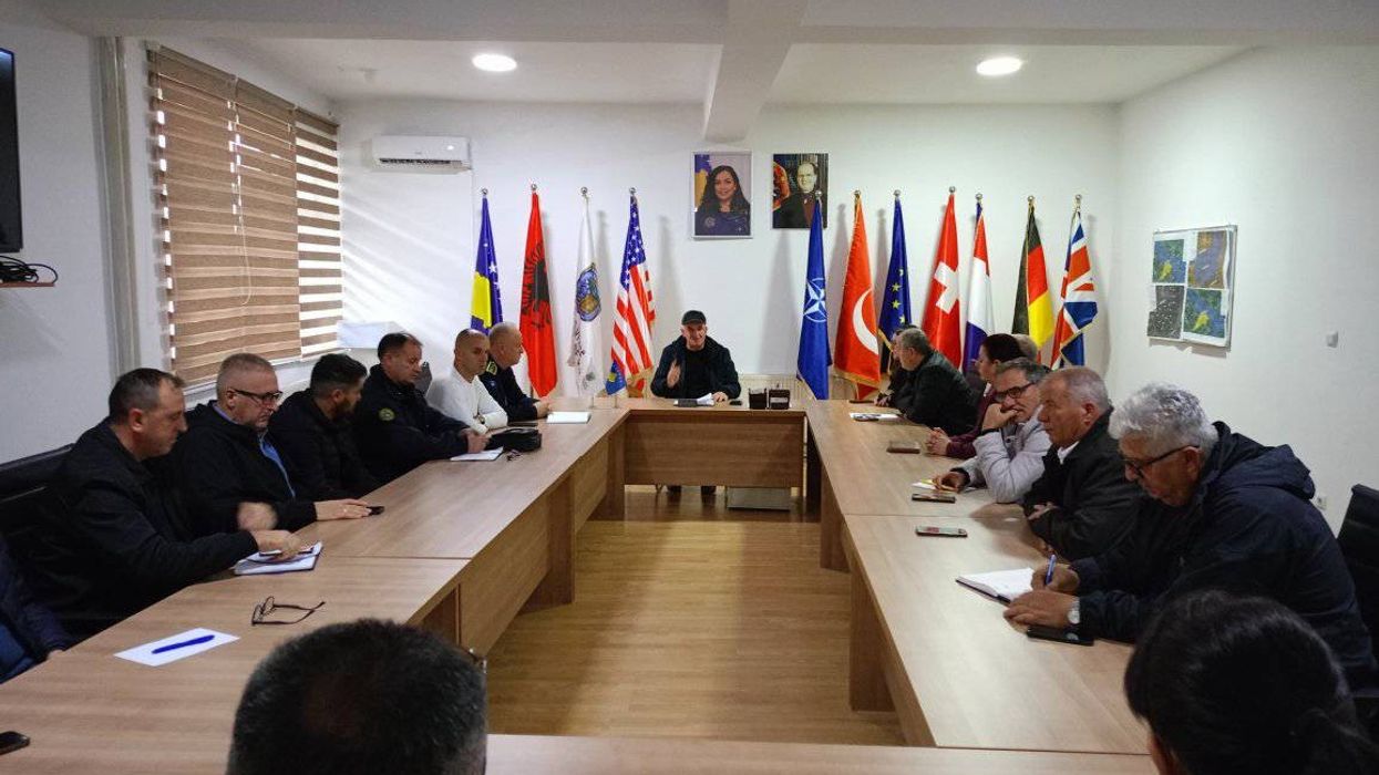 Vitia pezullon mësimin pas reshjeve, formohet Qendra Operative Emergjente