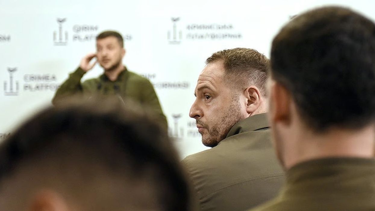 Zelensky viziton Turqinë mes presionit për shkarkimin e shefit të stafit