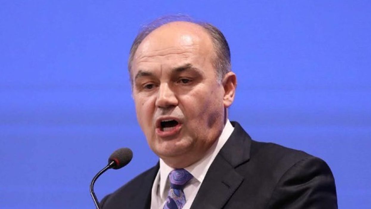 Enver Hoxhaj kritikon procesin zgjedhor në PDK dhe tërhiqet nga gara për kryetar