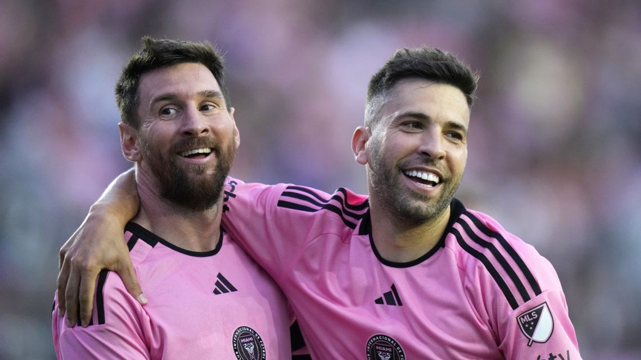 Jordi Alba: Messi duhet të nderohet në Camp Nou