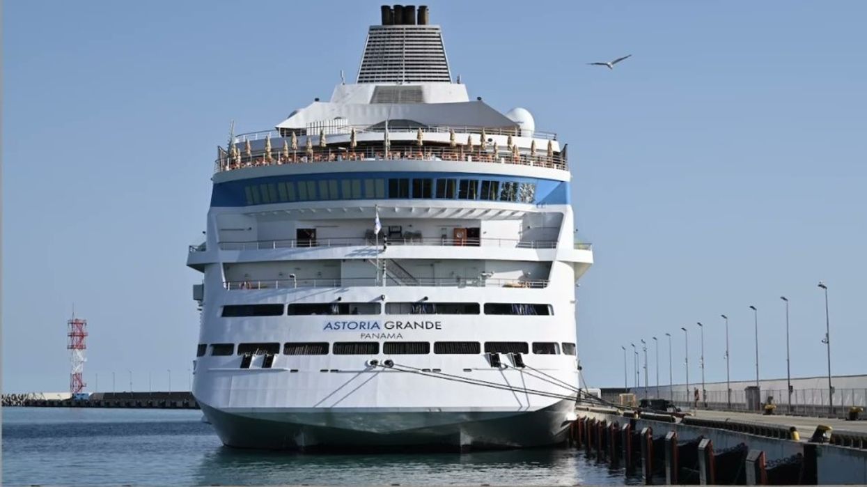 Refuzohet hyrja në Stamboll për anijen Astoria Grande; rreth 600 turistë rusë kthehen në Soçi