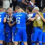 Borë e dendë në Mbretërinë e Bashkuar: Qindra shkolla mbyllen, udhëtime të ndërprera