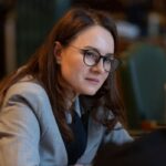 Osmani nderon tre fëmijët që dorëzuan portofolin e gjetur