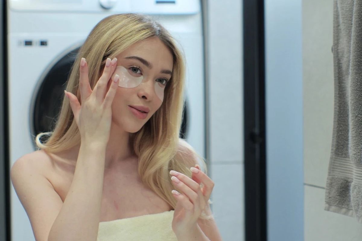 Flasterët për poshtë syve: zgjidhje e shpejtë dhe praktike për freskimin e zonës rreth syve