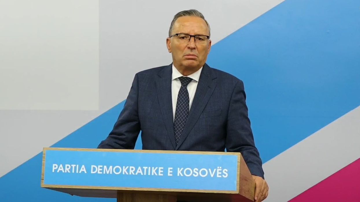 Bedri Hamza: Interesi i shtetit mbi vijat e kuqe në bashkëpunimet politike