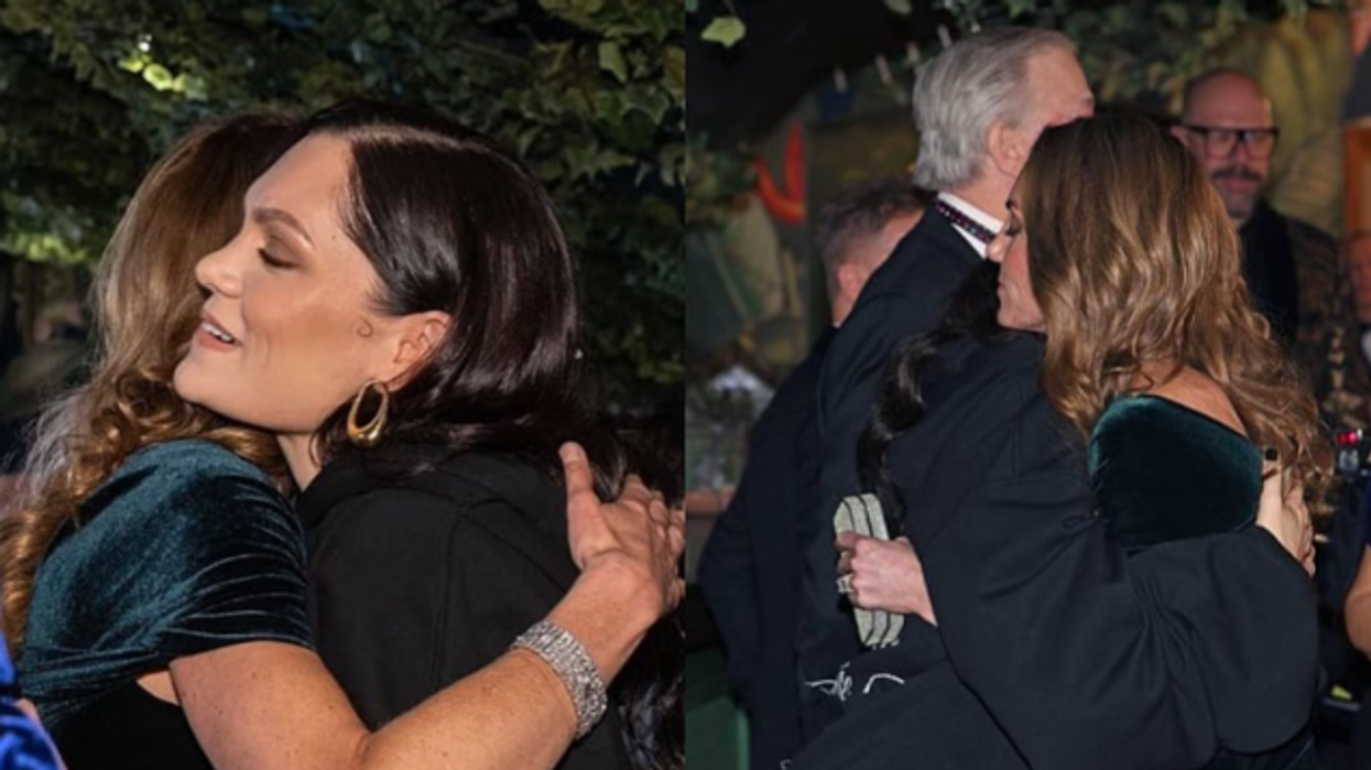 Kate Middleton përqafohet nga Jessie J pas bisedës për përvojat me kancerin në Performancën Mbretërore të Variety