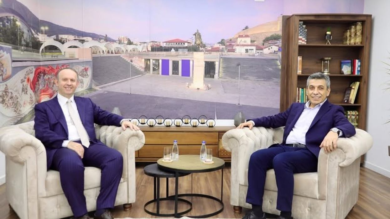 Afrim Gashi viziton Çairin dhe takohet me kryetarin Izet Mexhitin