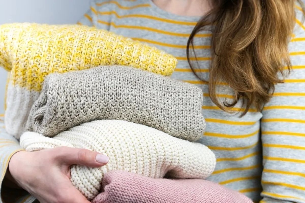 Si t’i kujdeseni veshjeve prej leshi: këshilla praktike