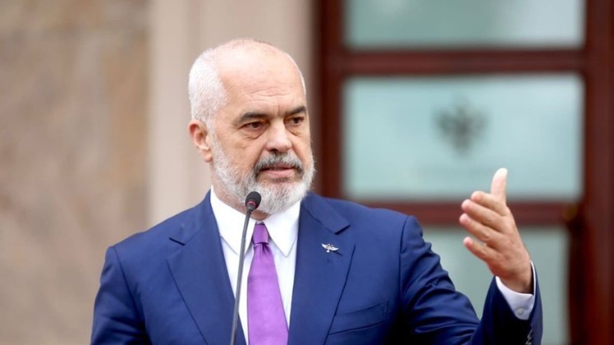 Rama publikon fjalimin e Robert H. Jackson pas paraqitjes së Belinda Ballukut në Gjykatën e Posaçme